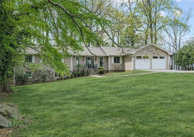 5th image of 8360 Lanier Dr, Cumming, GA 30041 | MLS# 7751773