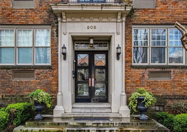 2nd image of 908 Juniper St Ne, Atlanta, GA 30309