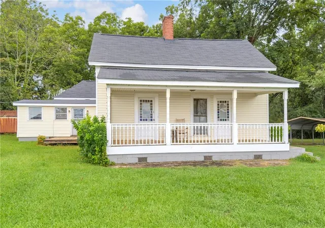 1st image of 5270 Gainesville St, Flowery Branch, GA 30542 | MLS# 7817120