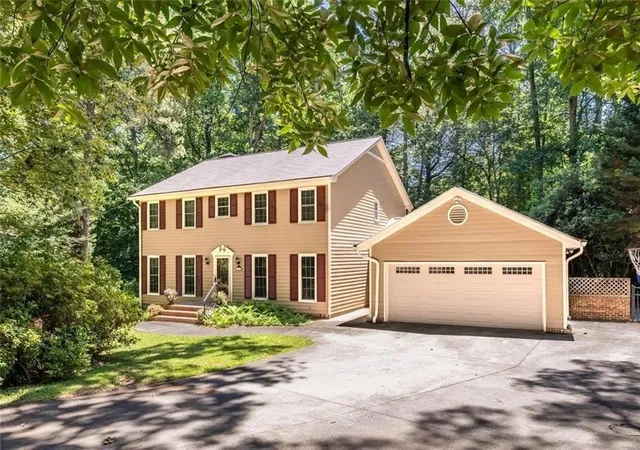 2nd image of 1942 Musket Ct, Stone Mountain, GA 30087 | MLS# 7736161