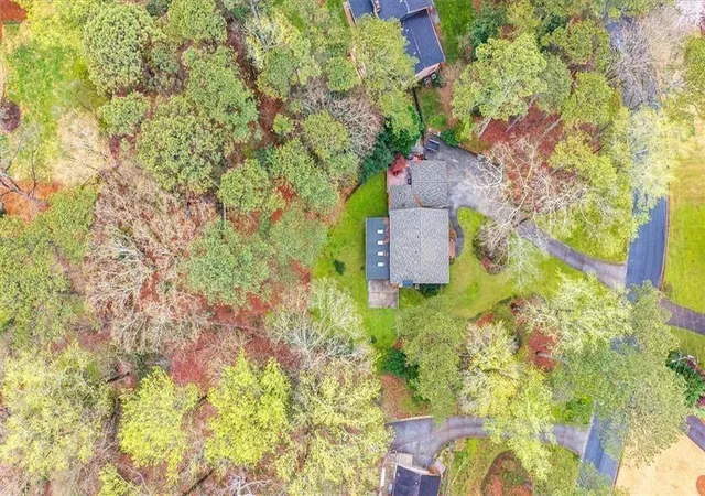 3rd image of 1942 Musket Ct, Stone Mountain, GA 30087 | MLS# 7736161