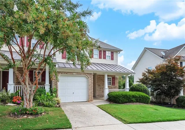 Photo 3 of Sale Pending at 233 Fox Crk Blvd, Woodstock, GA 30188 | MLS# 7819733 | Listing updated on 2026-09-18