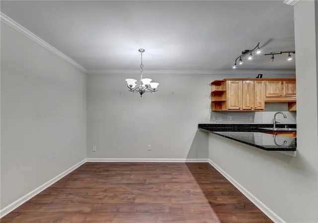 Listing Photo 4 - Condo for sale in building located at 702 Brighton Pt, Sandy Springs, GA 30328