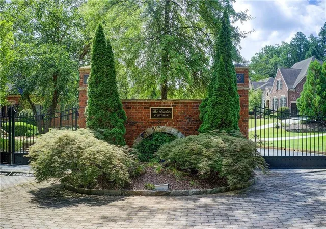 2nd image of 3869 Teesdale Ct, Sandy Springs, GA 30350 | MLS# 7697329