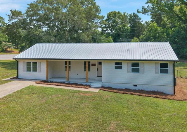 Photo 2 of Sale Pending at 976 Hampton Locust Grv Rd, Hampton, GA 30228 | MLS# 7818742 | Listing updated on 2026-09-16