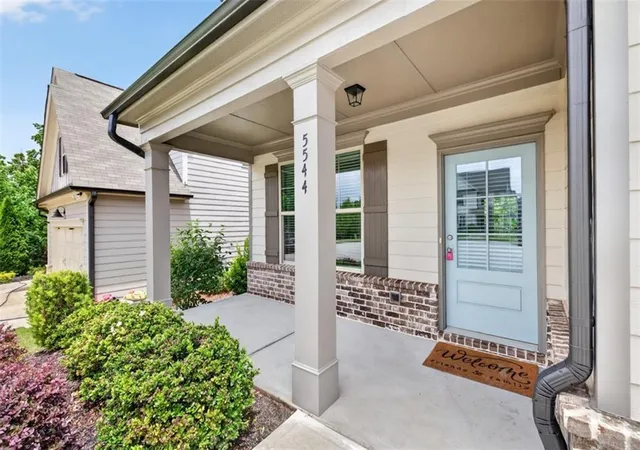 2nd image of 5544 Shallow Branch Dr, Flowery Branch, GA 30542 | MLS# 7815439