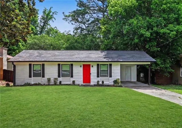 Photo 1 of Sale Pending at 3042 Cottonwood Dr Se, Atlanta, GA 30316 | MLS# 7773517 | Listing updated on 2026-09-26