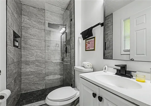 Photo 3 of Sale Pending at 3042 Cottonwood Dr Se, Atlanta, GA 30316 | MLS# 7773517 | Listing updated on 2026-09-26