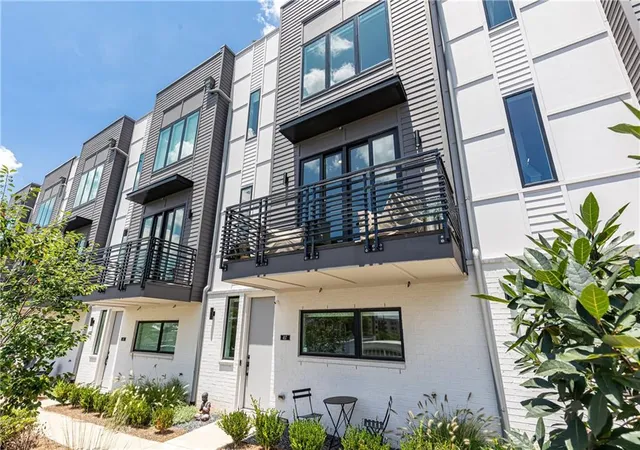 Photo 3 of Townhouse for sale at 437 Plateau Pl Nw, Atlanta, GA 30309 | MLS# 7797602 | Listing updated on 2026-09-18