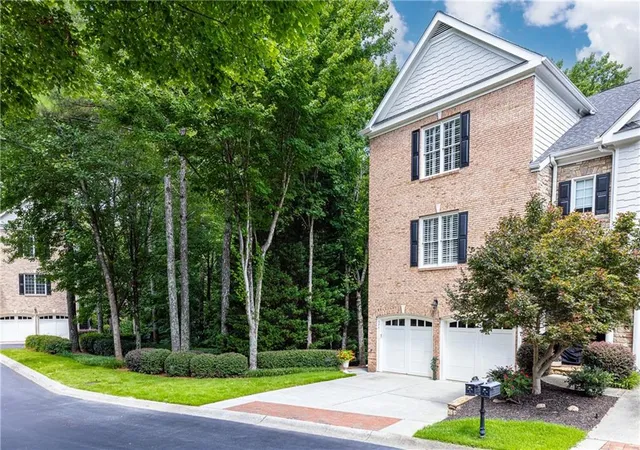 Photo 2 of Townhouse for sale at 5492 Glenridge Dr #524, Sandy Springs, GA 30342 | MLS# 7829506 | Listing updated on 2026-09-13