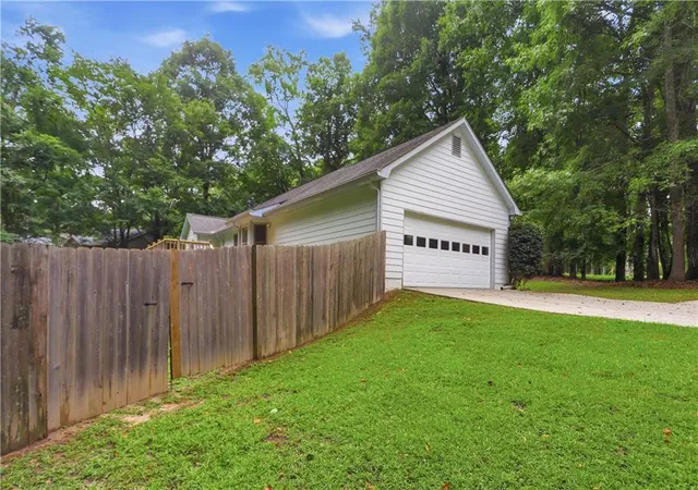 Photo 4 of Sale Pending at 90 Grand Jct, Sharpsburg, GA 30277 | MLS# 7807202 | Listing updated on 2026-09-01