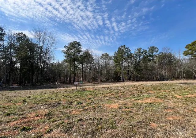 2nd image of 136 Daniel Rdg Sw, Cartersville, GA 30120 | MLS# 7749110