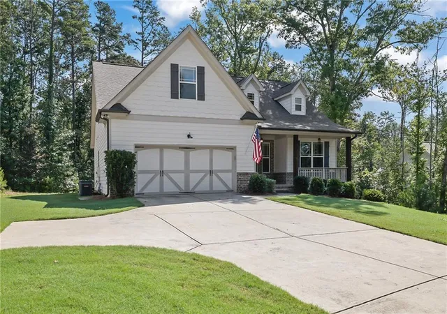 Photo 1 of Single family home for sale at 8130 Calloway Clb Dr, Cumming, GA 30028 | MLS# 7816950 | Listing updated on 2026-09-11