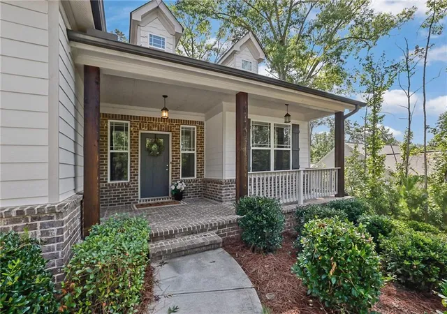 Photo 2 of Single family home for sale at 8130 Calloway Clb Dr, Cumming, GA 30028 | MLS# 7816950 | Listing updated on 2026-09-11