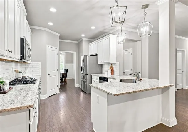 Photo 3 of Single family home for sale at 8130 Calloway Clb Dr, Cumming, GA 30028 | MLS# 7816950 | Listing updated on 2026-09-11