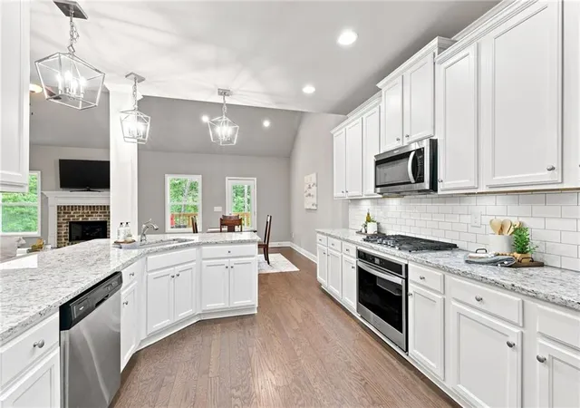 Photo 3 of Single family home for sale at 8130 Calloway Clb Dr, Cumming, GA 30028 | MLS# 7816950 | Listing updated on 2026-09-11