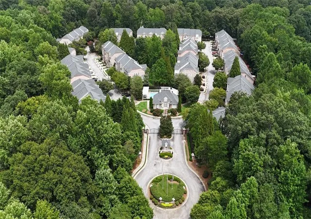 Photo 2 of Townhouse for sale at 3321 Regent Pl Sw, Atlanta, GA 30311 | MLS# 7815176 | Listing updated on 2026-08-26