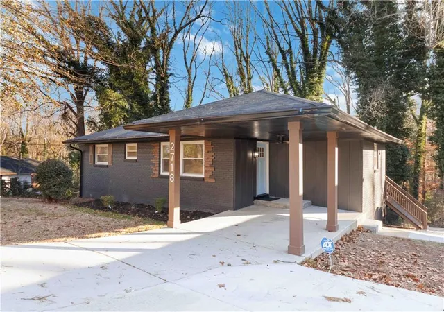 3rd image of 2718 Delowe Dr, Atlanta, GA 30344 | MLS# 7682647