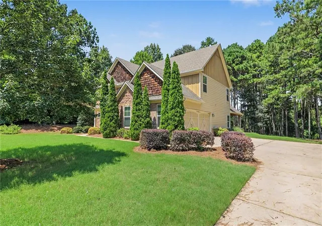 Photo 3 of Single family home for sale at 106 Waterlace Way, Fayetteville, GA 30215 | MLS# 7824101 | Listing updated on 2026-09-11