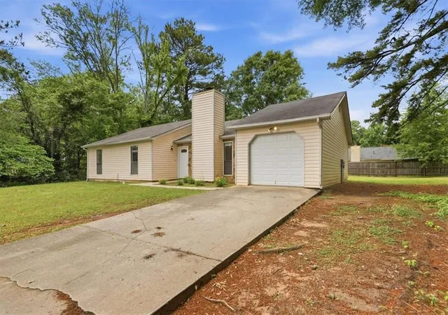 Homes for sale in Jonesboro, GA | 608 Crestmont Ct, Jonesboro, GA 30238 | MLS# 7767323