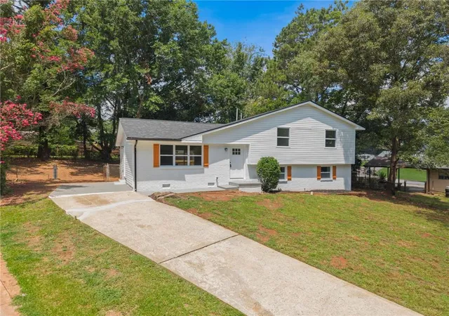 Photo 3 of Sale Pending at 8081 Picadilly Ct, Jonesboro, GA 30238 | MLS# 7802643 | Listing updated on 2026-09-17