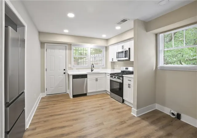 5th image of 556 Holly St Nw, Atlanta, GA 30318 | MLS# 7763619