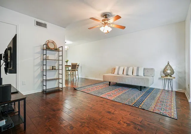 Photo 2 of Townhouse for sale at 136 Peachtree Memorial Dr NW #PA8, Atlanta, GA 30309 | MLS# 7783132 | Listing updated on 2026-09-11