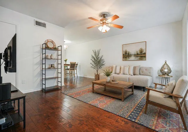 Photo 3 of Townhouse for sale at 136 Peachtree Memorial Dr NW #PA8, Atlanta, GA 30309 | MLS# 7783132 | Listing updated on 2026-09-11
