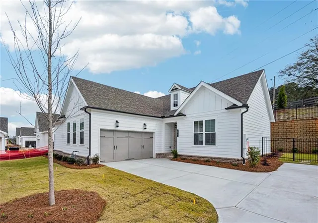 1st image of 551 Pearl St, Cumming, GA 30040 | MLS# 7816527