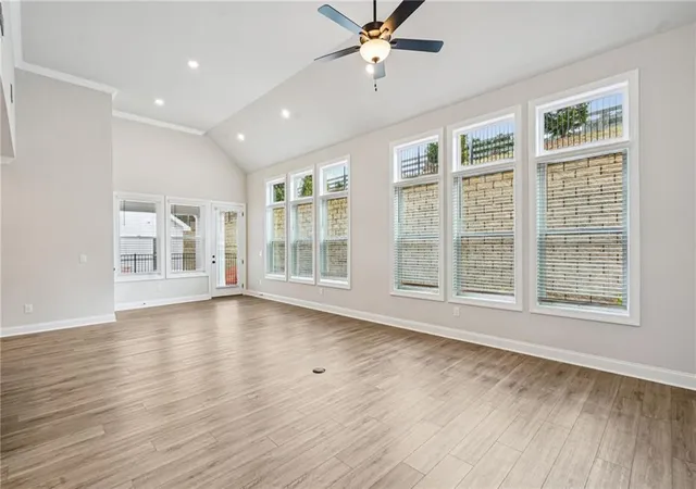 3rd image of 551 Pearl St, Cumming, GA 30040 | MLS# 7816527