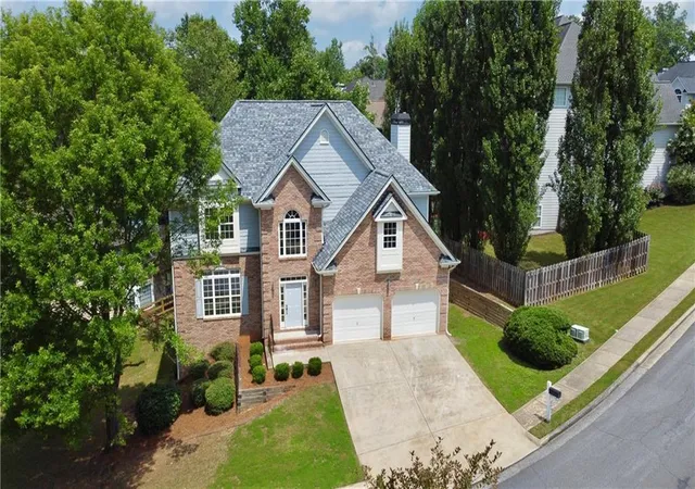 Photo 3 of Single family home for sale at 5715 Vinings Pl Dr, Mableton, GA 30126 | MLS# 7820614 | Listing updated on 2026-09-06