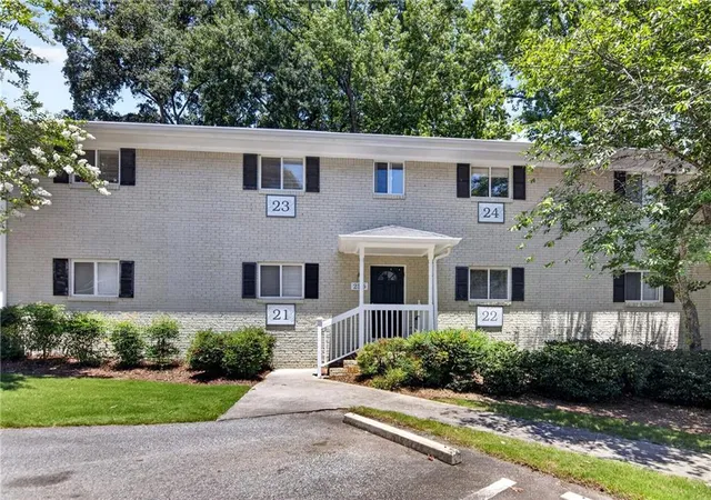 4th image of 255 Jefferson Pl, Decatur, GA 30030