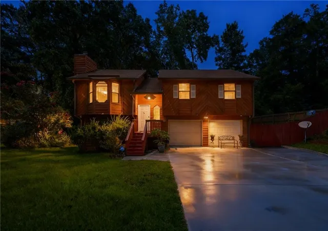 Photo 2 of Single family home for sale at 2670 Throatlatch Ln SW, Marietta, GA 30064 | MLS# 7810723 | Listing updated on 2026-09-17