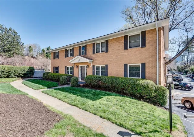 Photo 4 of Condo for sale at 3510 Roswell Rd #H1, Atlanta, GA 30305 | MLS# 7794161 | Listing updated on 2026-09-11