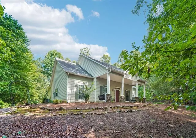 Photo 3 of Single family home for sale at 119 Pebble Crk Ln, Alto, GA 30510 | MLS# 7816885 | Listing updated on 2026-08-27