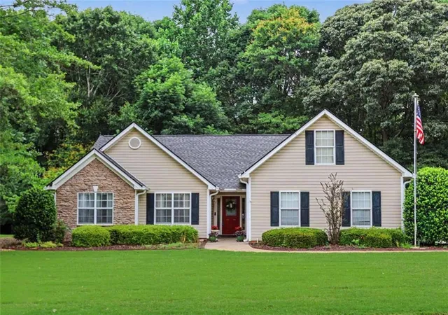Photo 2 of Single family home for sale at 157 Cabots Crk Dr, Jefferson, GA 30549 | MLS# 7789821 | Listing updated on 2026-08-25