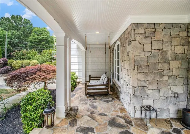 Photo 4 of Sale Pending at 4179 Glengary Dr NE, Atlanta, GA 30342 | MLS# 7790382 | Listing updated on 2026-08-08