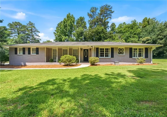 Homes for sale in Snellville, GA | 2447 Lenora Church Rd, Snellville, GA 30078 | MLS# 7797391