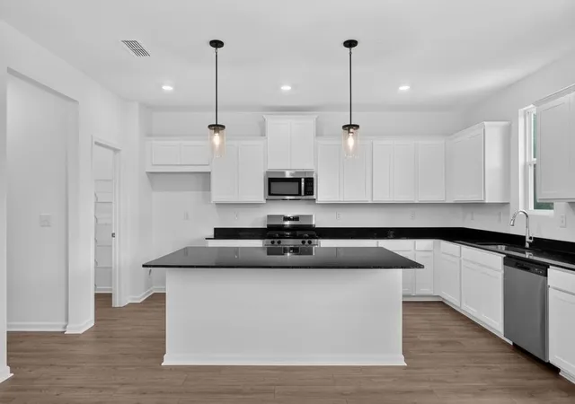 2nd image of 216 Groveton Ct, Euharlee, GA 30145 | MLS# 7810089