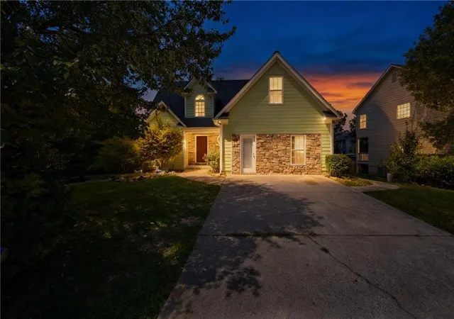 Photo 2 of Single family home for sale at 2128 Cumberland Crk, Marietta, GA 30008 | MLS# 7830035 | Listing updated on 2026-09-01