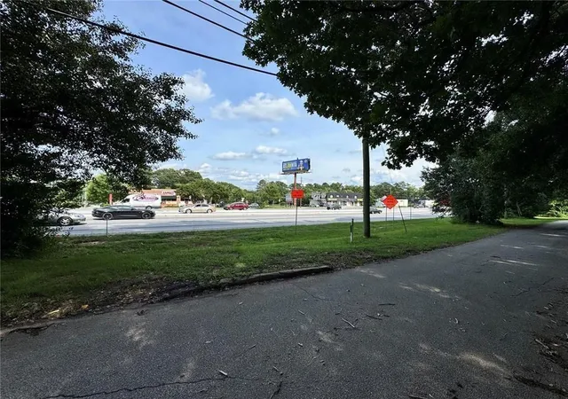 4th image of 535 Camelot Pkwy, Jonesboro, GA 30236 | MLS# 7791905