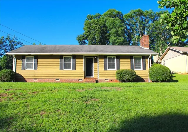 Photo 1 of Sale Pending at 3101 Esther Dr, Gainesville, GA 30504 | MLS# 7781956 | Listing updated on 2026-09-15