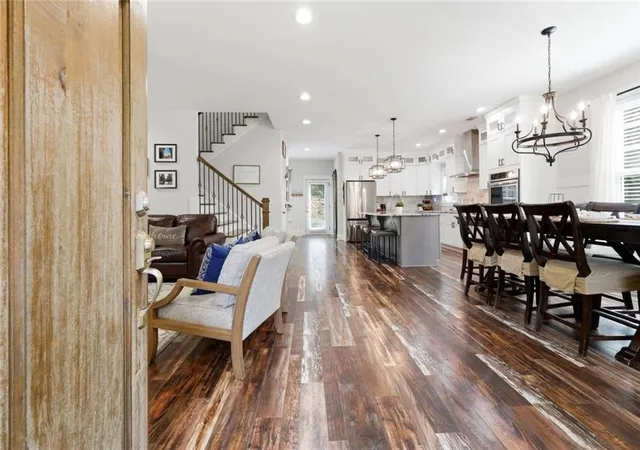 Photo 4 of Single family home for sale at 125 Ml Pond Ct, Acworth, GA 30101 | MLS# 7810809 | Listing updated on 2026-09-13