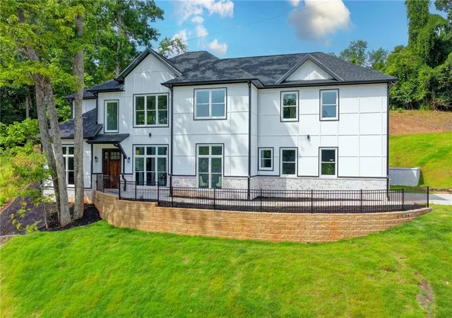 1st image of 1238 Bloomsbury Ln, Gainesville, GA 30501 | MLS# 7788508