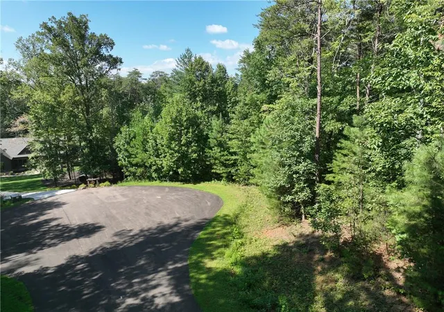 2nd image of 142r Autumn Fern Ln, Ellijay, GA 30536 | MLS# 7823594