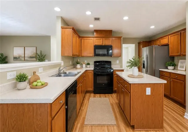 Photo 4 of Single family home for sale at 4033 Roxberry Hl Ln, Buford, GA 30518 | MLS# 7821289 | Listing updated on 2026-08-18