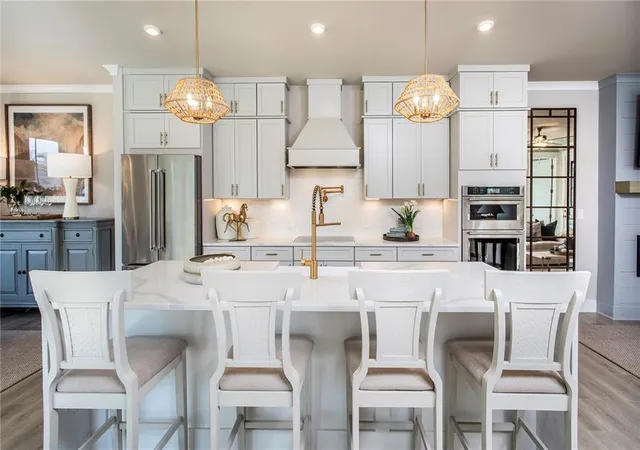 2nd image of 102 Bridgecrest Rd, Roswell, GA 30075 | MLS# 7800025