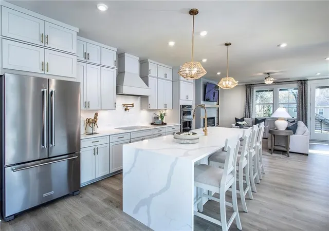 3rd image of 102 Bridgecrest Rd, Roswell, GA 30075 | MLS# 7800025