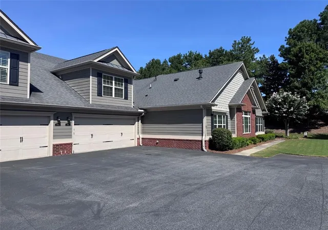 Photo 3 of Condo for sale at 1515 Bluestone Dr, Cumming, GA 30041 | MLS# 7817026 | Listing updated on 2026-09-09