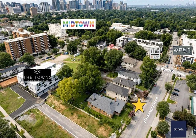 Listing Photo 2 - Condo for sale in building located at 590th Pkwy Dr NE, Atlanta, GA 30308 - Unit #